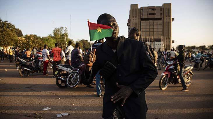 Afrika Birliği, Burkina Faso’nun üyeliğini askıya aldı