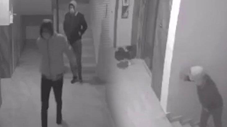 Apartmandan ayakkabı hırsızlığı! 2 kişi her yerde aranıyor