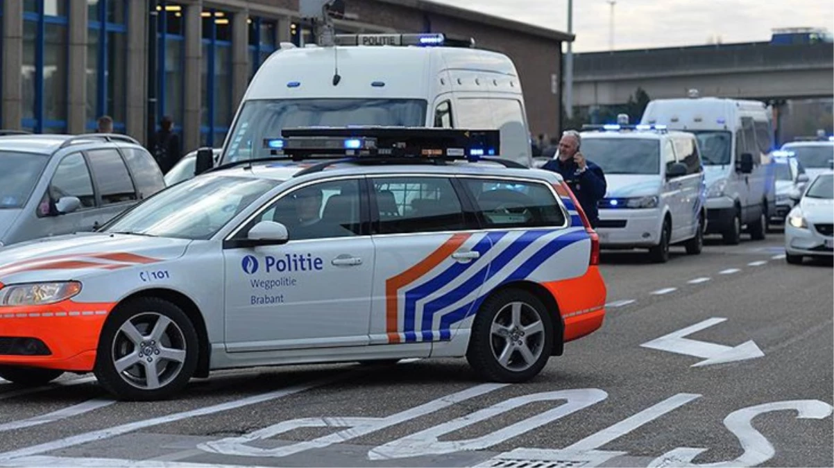 Belçika Adalet Bakanı'nın misafirleri polis minibüsüne tuvaletlerini yaptı, soruşturma başlatıldı