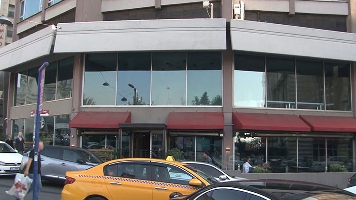 Büyükelçi toplantısına katılmak üzere İstanbul'a gelen Rus diplomat, Taksim'de kaldığı otelde ölü bulundu