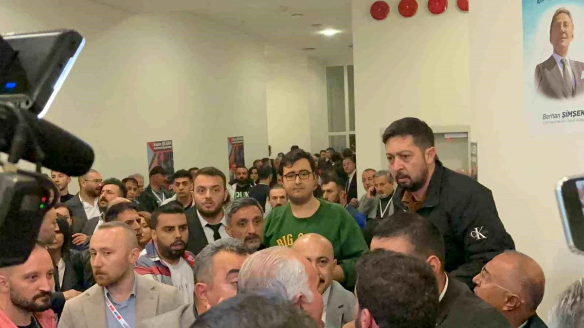 CHP Kongresinde Genel Başkanlık Seçimi Tartışması