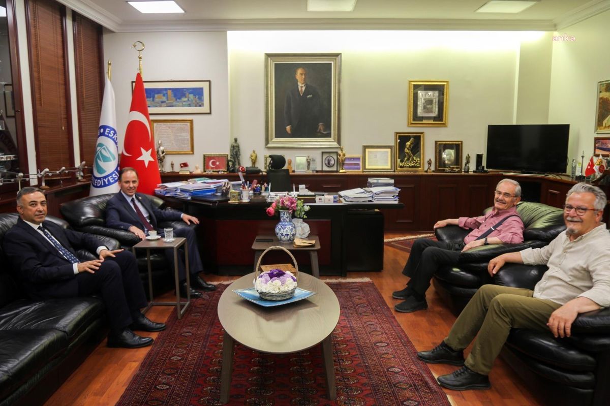 CHP Milletvekilleri Büyükşehir Belediye Başkanı Büyükerşen'i ziyaret etti