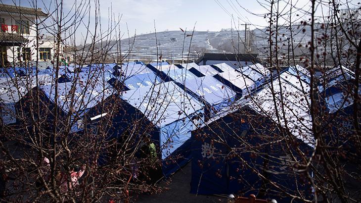 Çin'deki deprem felaketindeki can kaybı 131'e yükseldi