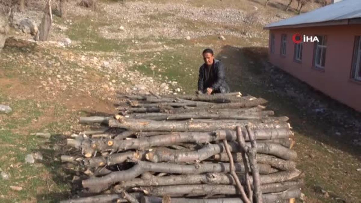Çocukluk hayalini gerçekleştirmek için köyden şehre giderek 21 dizide oynadı