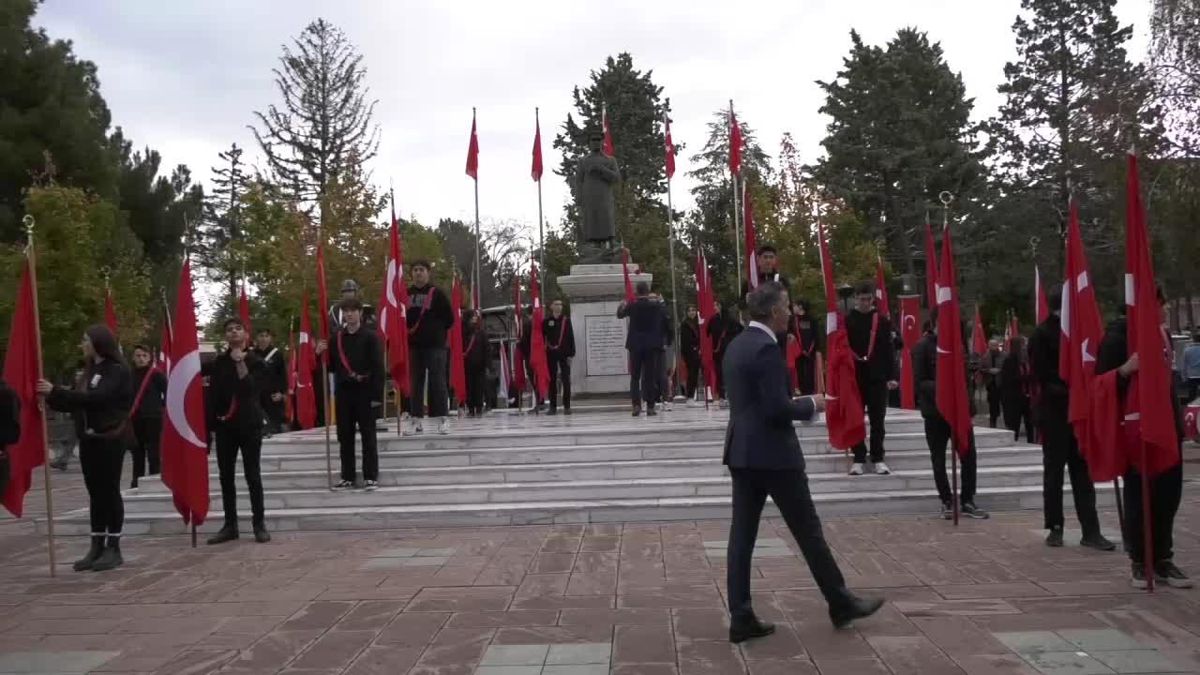 Çorum'da 65 Yaşındaki Satı Tunç, Ata'ya Sevgisini Şiirle Gösterdi