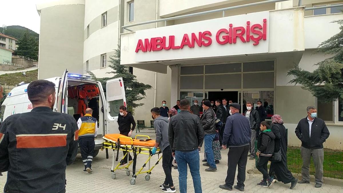 Çorum'da arazi anlaşmazlığı yüzünden iki aile arasındaki silahlı çatışmada ortalık savaş alanına döndü: 2 ölü, 5 yaralı