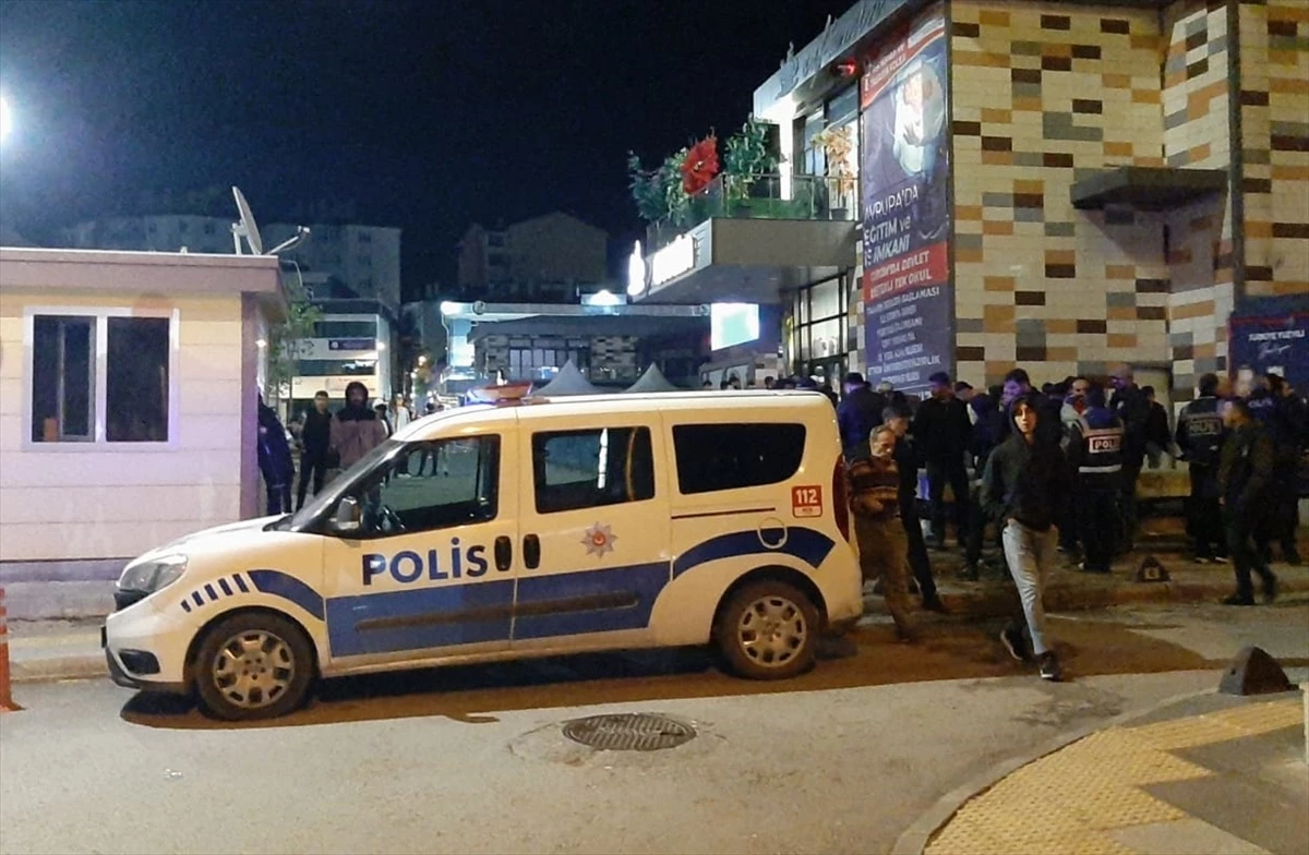 Çorum'da bıçaklı saldırı sonucu 2 kişi yaralandı