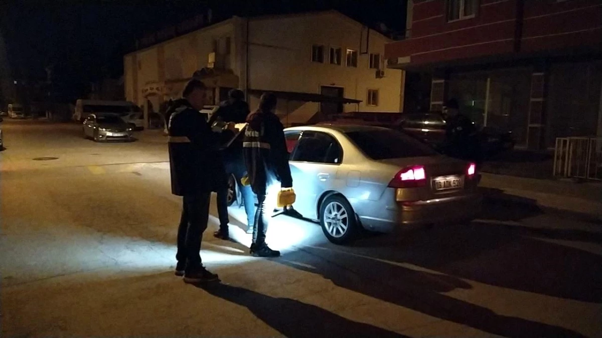 Çorum'da caddede tartıştığı husumetlisini tabanca ile vurdu