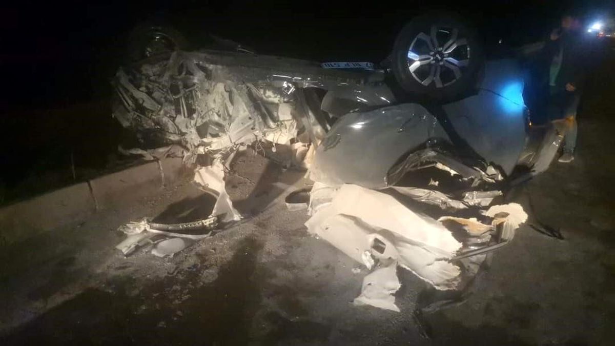 Çorum'da kamyona çarpan otomobil takla attı