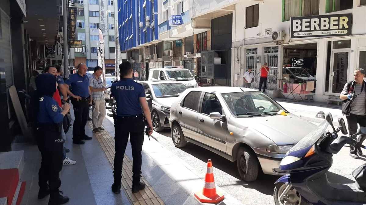 Çorum'da kavgada bıçakla yaralanan kişi hastaneye kaldırıldı