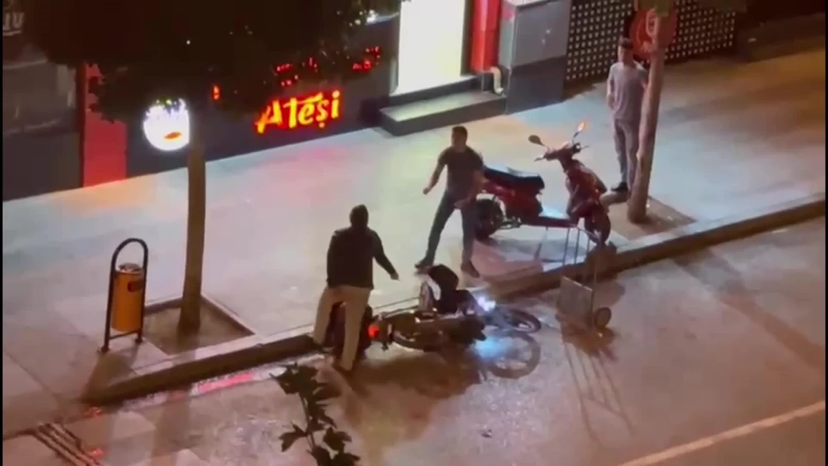Çorum'da Moto-Kurye Akaryakıt Zamlarına Tepki Gösterdi