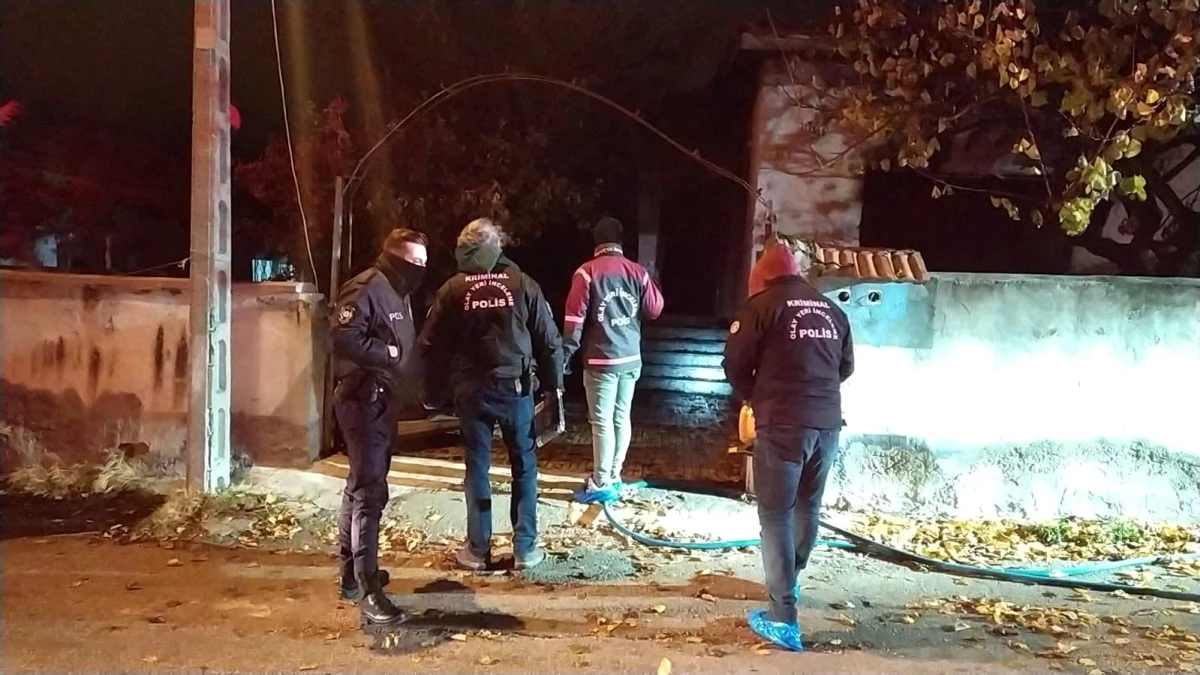 Çorum'da Müstakil Ev Kundaklandı, Yangında Bir Kedi Telef Oldu