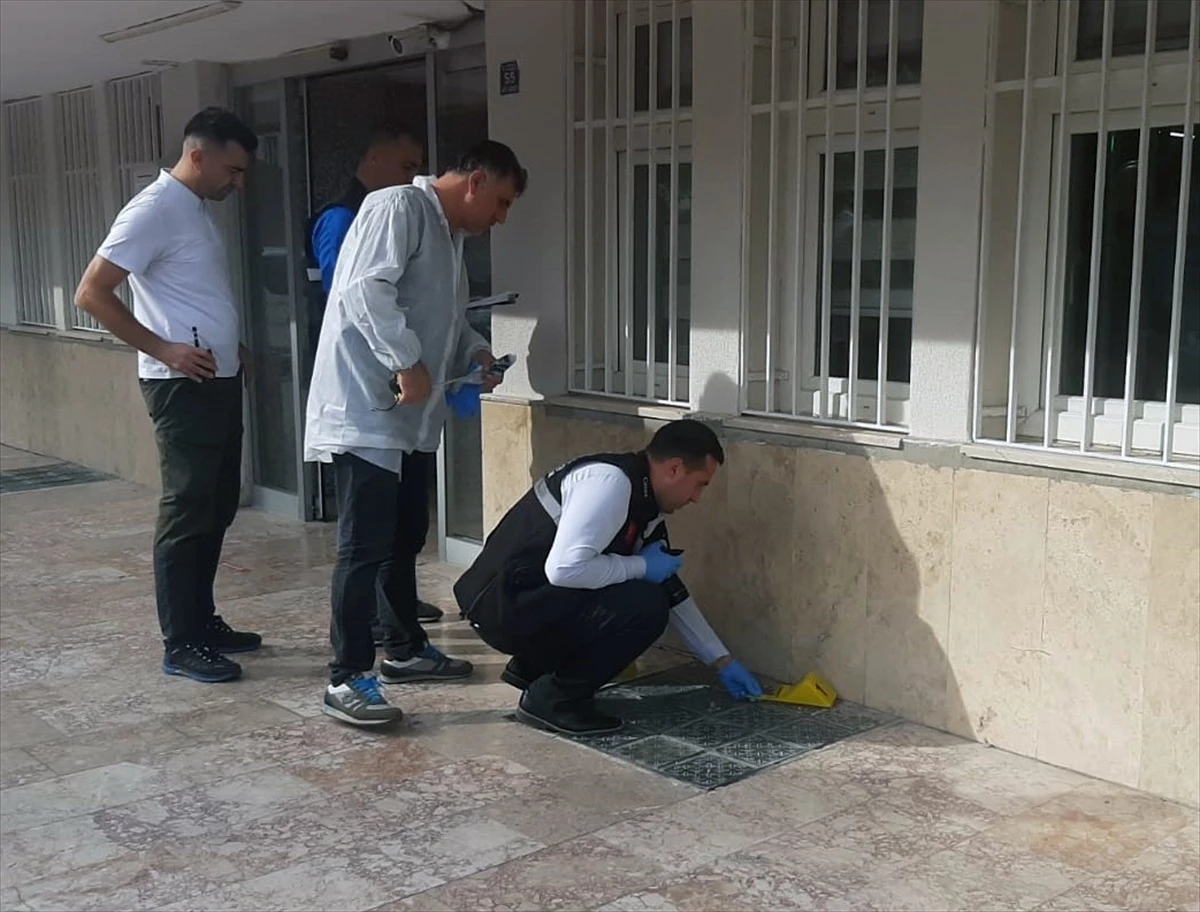 Çorum'da Valilik Ek Hizmet Binası Önünde Silahlı Saldırı