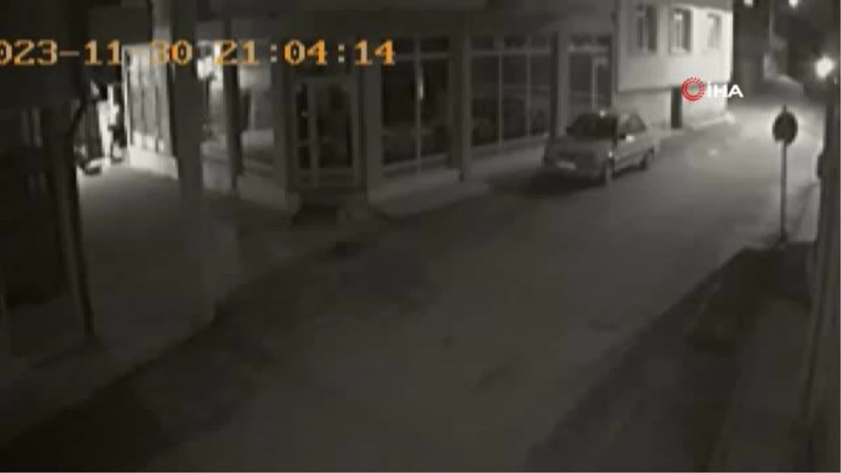 Çorum'un Alaca ilçesinde yabancı uyruklu bir şahıs bıçaklanarak ağır yaralandı