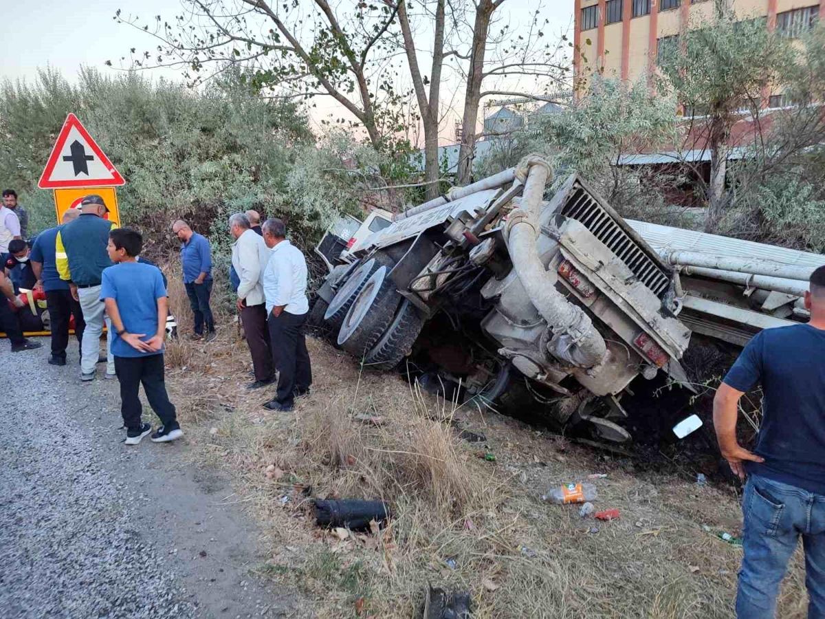 Çorum'un Bayat ilçesinde trafik kazası: 3 kişi yaralandı