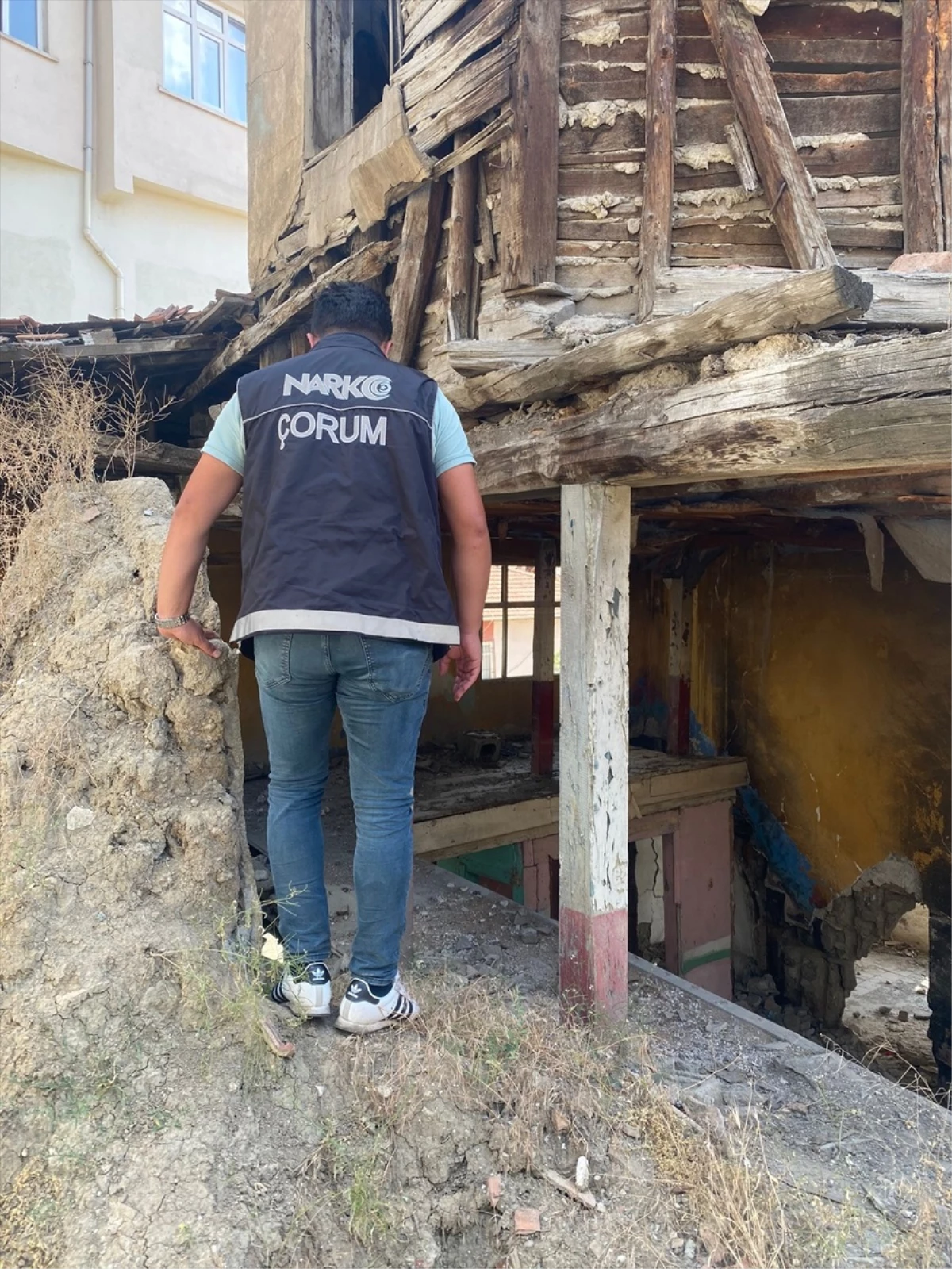 Çorum'un Sungurlu ilçesinde uyuşturucu ticaretini önlemek amacıyla denetim yapıldı
