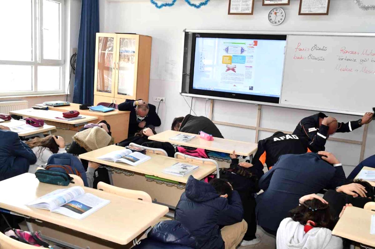 Denizli'de 793 okulda eş zamanlı deprem tatbikatı