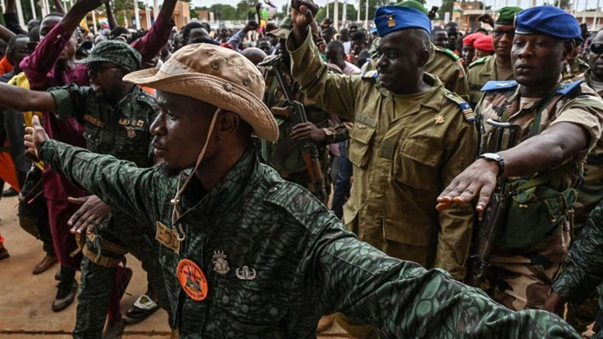 ECOWAS ülkeleri Nijer'e askeri müdahaleyi onayladı