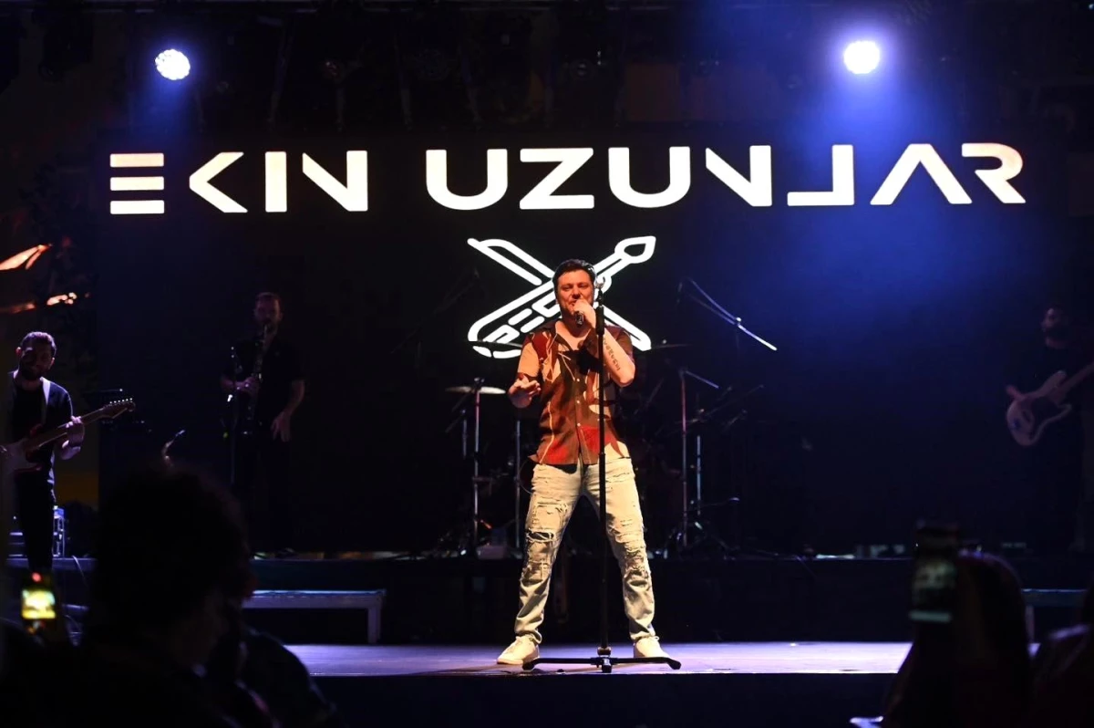 Ekin Uzunlar, Çorum Belediyesi Yaz Konserleri'nde Sahne Aldı