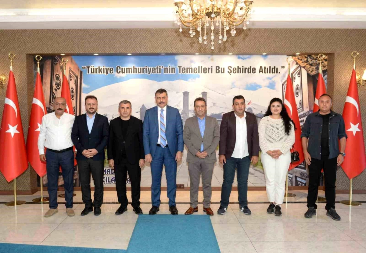 Erzurum Gazeteciler Cemiyeti Yönetimi Vali Mustafa Çiftçi'yi Ziyaret Etti
