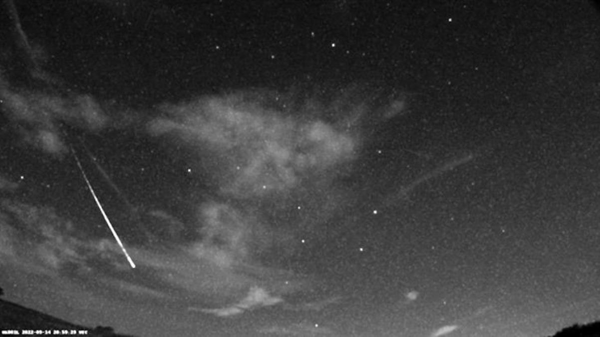 Görüntüler film sahnelerini aratmadı! İşte dünyaya düşen son yıllardaki en parlak meteor