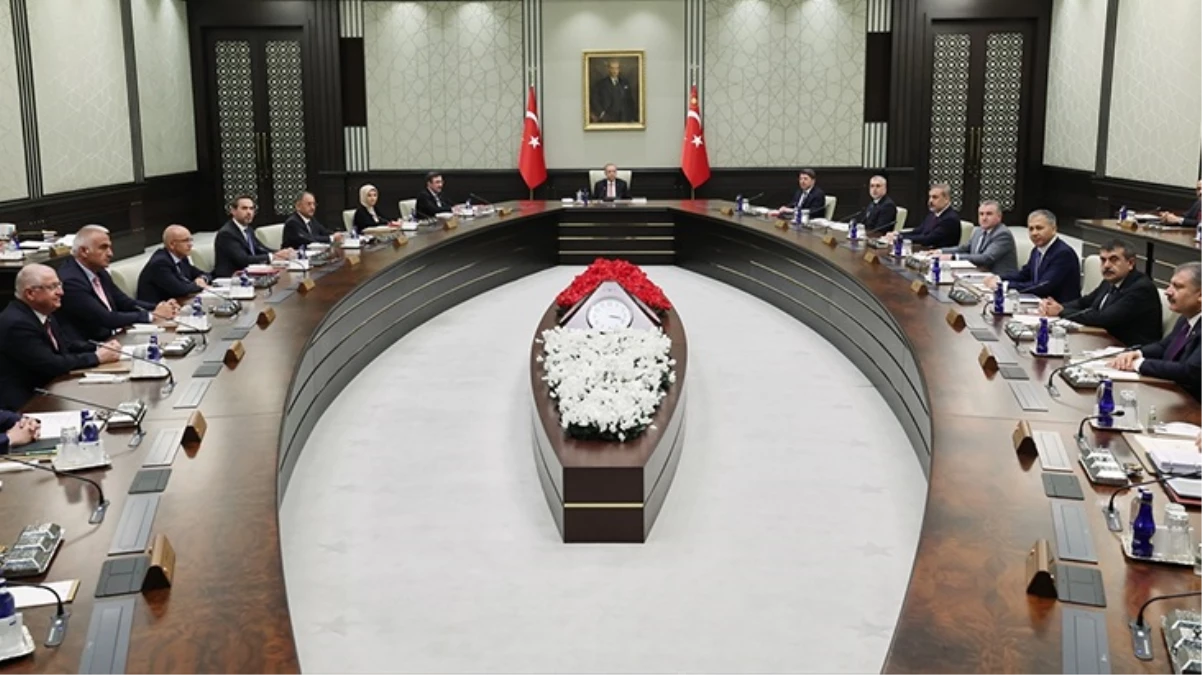 Gözler bugün gerçekleşecek Kabine Toplantısı'nda! Masada milyonlarca çalışanı ilgilendiren asgari ücret konusu var