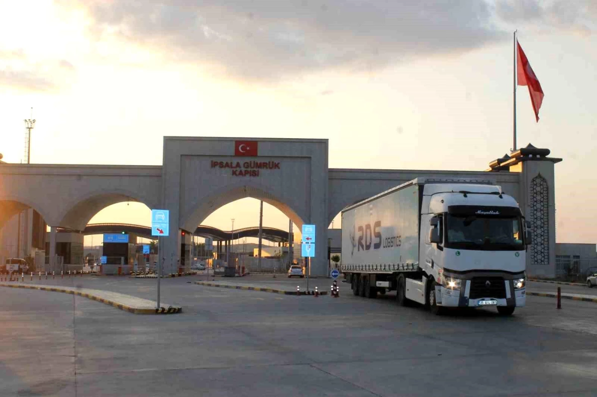 İpsala Sınır Kapısı'nda Giriş ve Çıkışlar Kontrollü Şekilde Yeniden Başladı