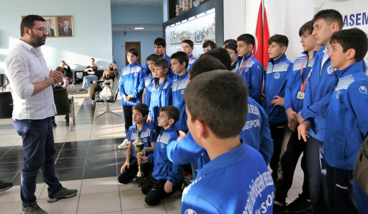 Kocaeli Büyükşehir, güreşte Türkiye Şampiyonu
