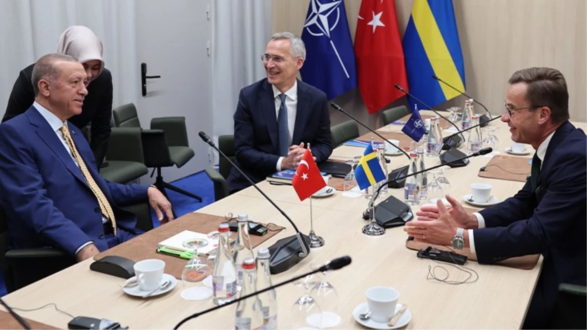 Litvanya'da üçlü zirve başladı! Cumhurbaşkanı Erdoğan, İsveç Başbakanı Kristersson ve Stoltenberg ile bir araya geldi