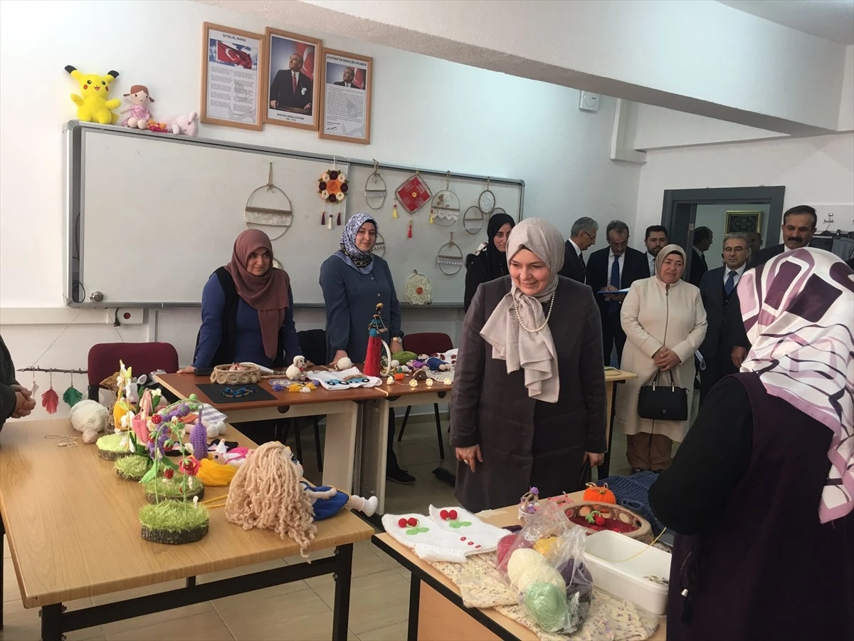 Milli Eğitim Bakan Yardımcısı Çorum'da sergi açılışına katıldı