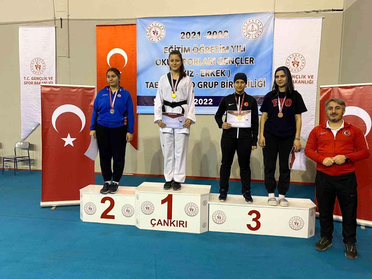 Milli sporcu Livanur Tiryakioğlu, Çankırı'dan şampiyonlukla döndü