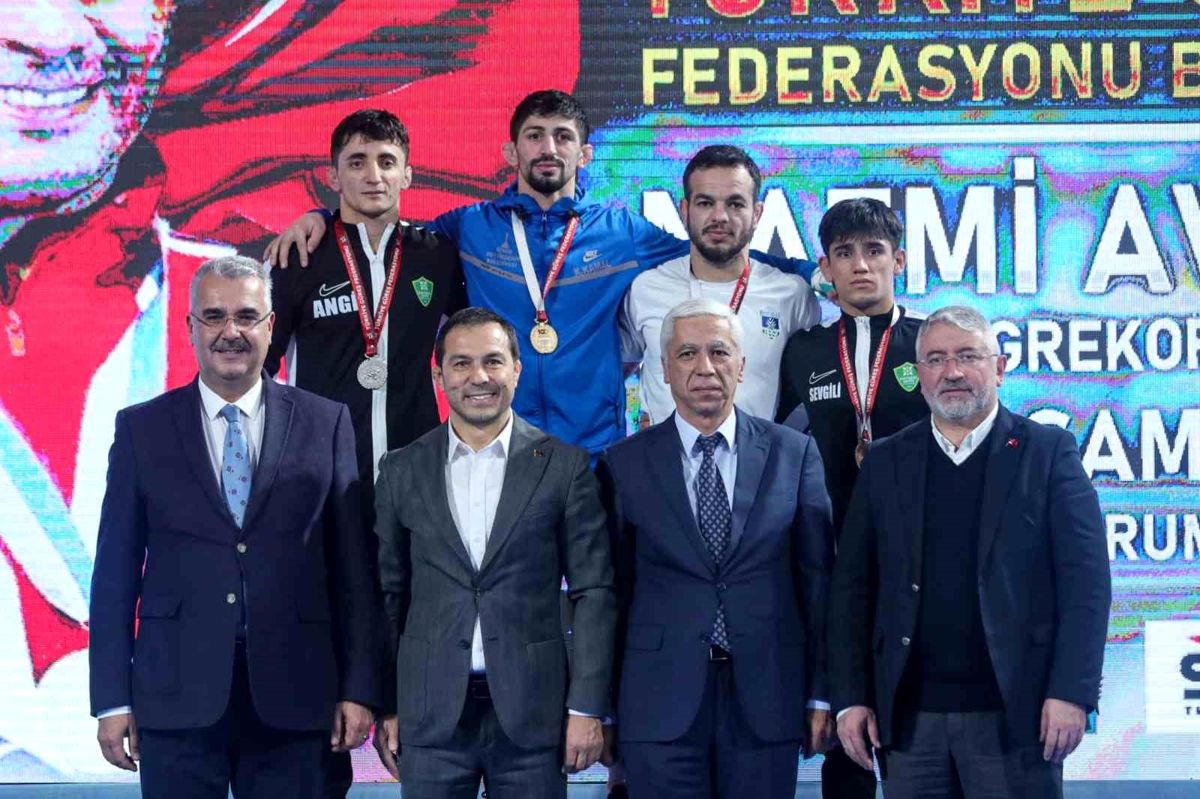 Nazmi Avluca Büyükler Grekoromen Güreş Türkiye Şampiyonası'nda ikinci gün tamamlandı
