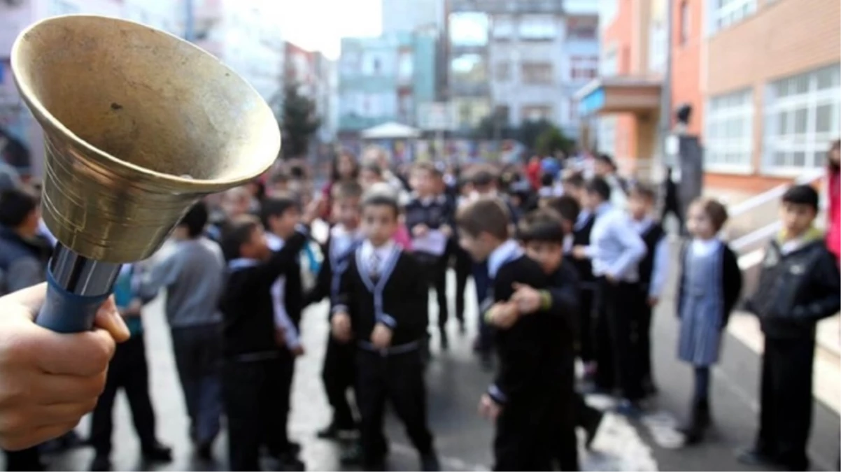 Okullarda ara tatiller kalkıyor mu? Milli Eğitim Bakanı Yusuf Tekin ilk sinyali verdi