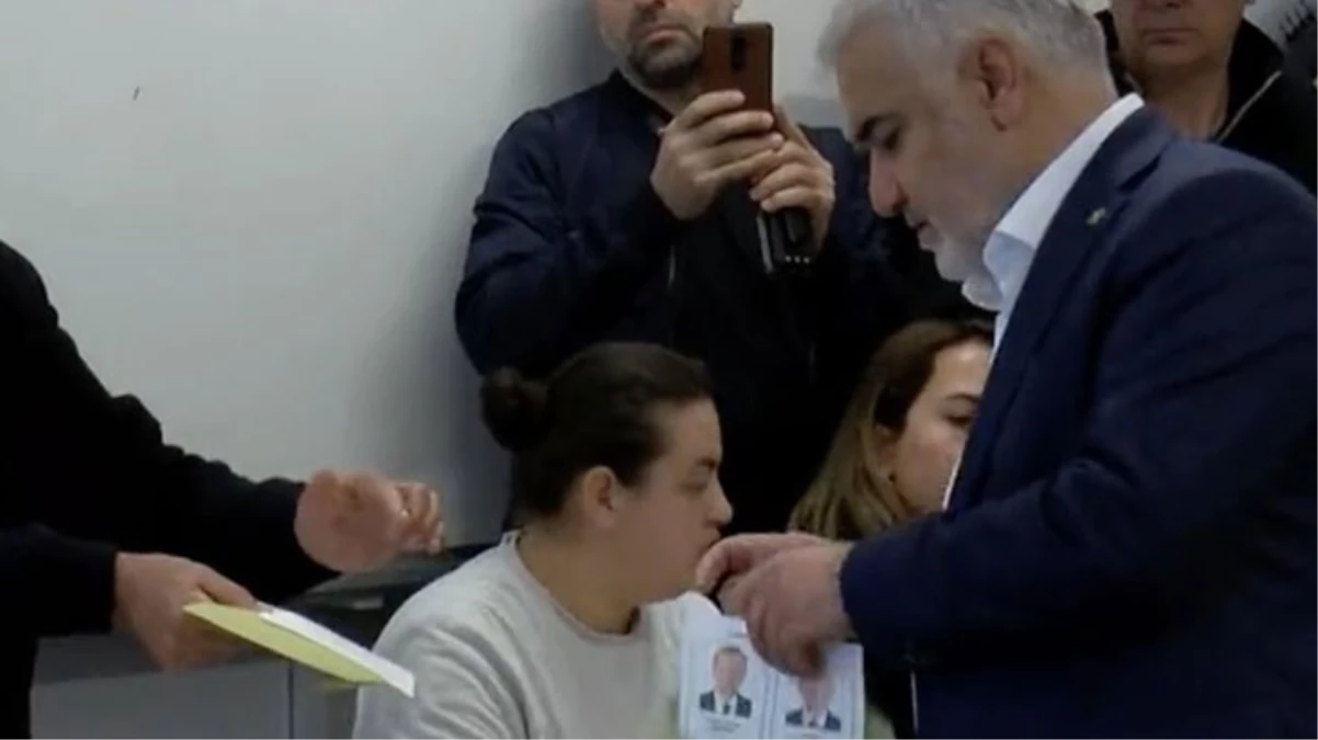 Sandık başında pusulayı düşüren Zekeriya Yapıcıoğlu'nun oyunun rengi belli oldu
