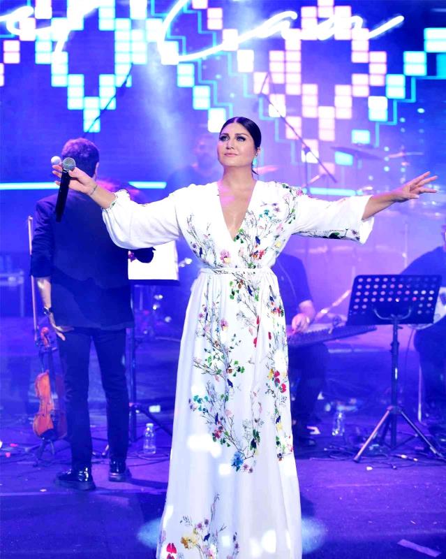 Sibel Can Bodrum'u coşturdu - Son Dakika