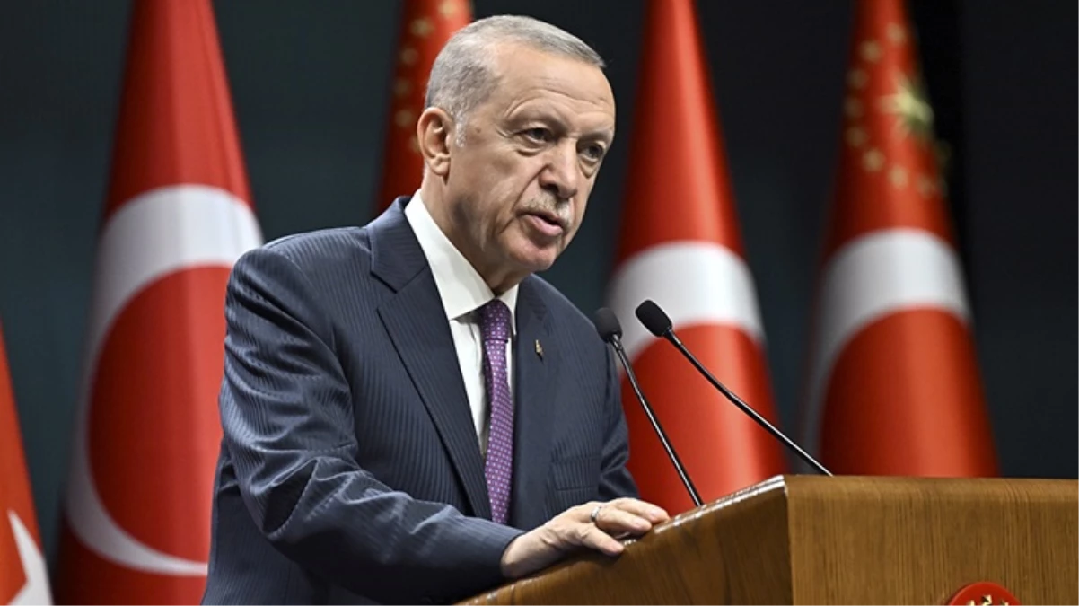 Son Dakika! Erdoğan: Kredi ve burs miktarını lisans öğrencileri için 2000 liraya, yüksek lisans öğrencileri içinse 4000 liraya yükseltiyoruz