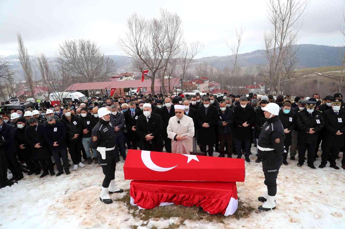 Son dakika! Kalbine yenik düşen polis memuru memleketi Tokat'ta defnedildi