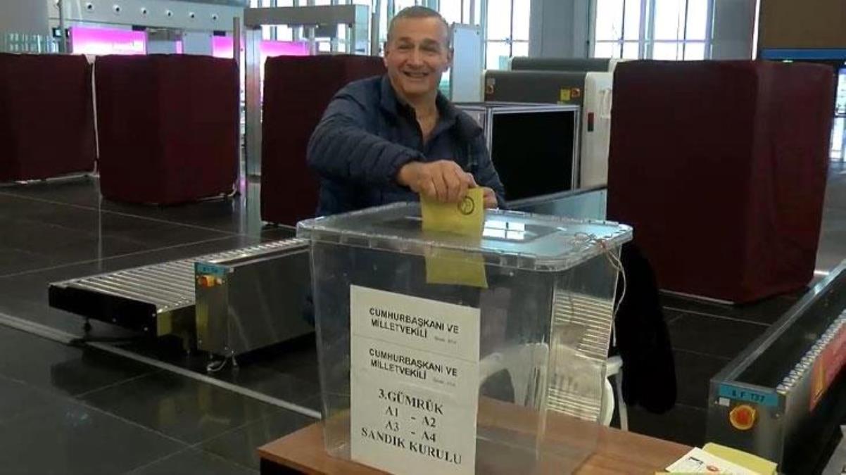 Son Dakika: Yurt dışına kayıtlı Türk vatandaşlarının oy verme işlemleri başladı