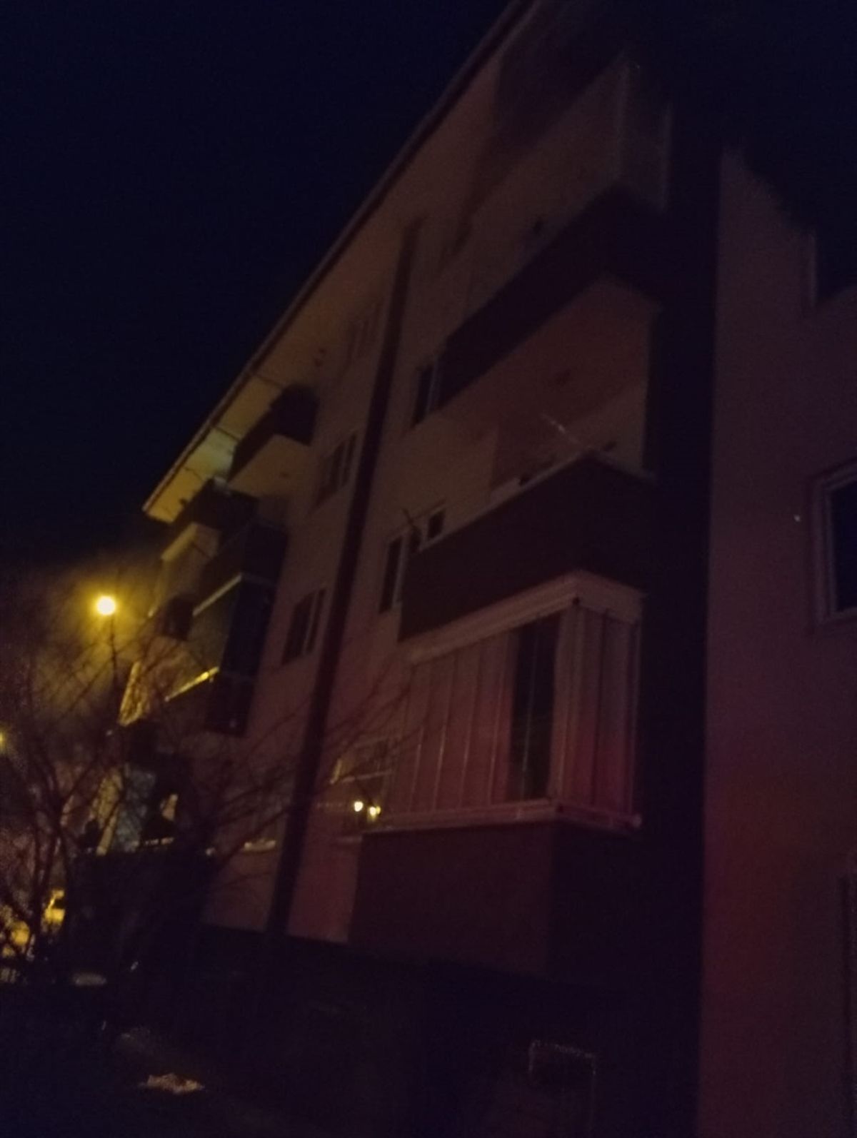 Sungurlu'da çıkan yangında evde hasar oluştu.