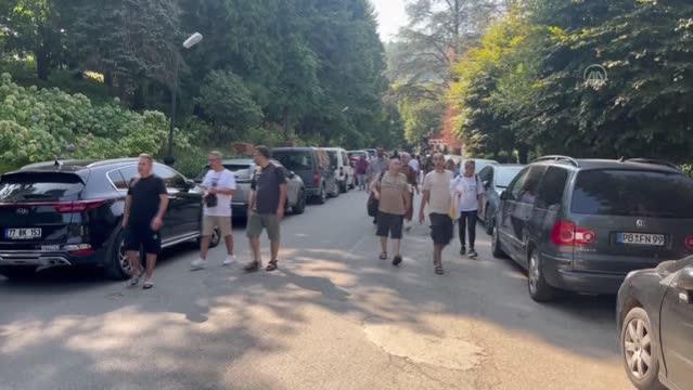 Yalova Termal'e gelen tatilcilerin anılarını karikatürle renklendiriyorlar - Son Dakika