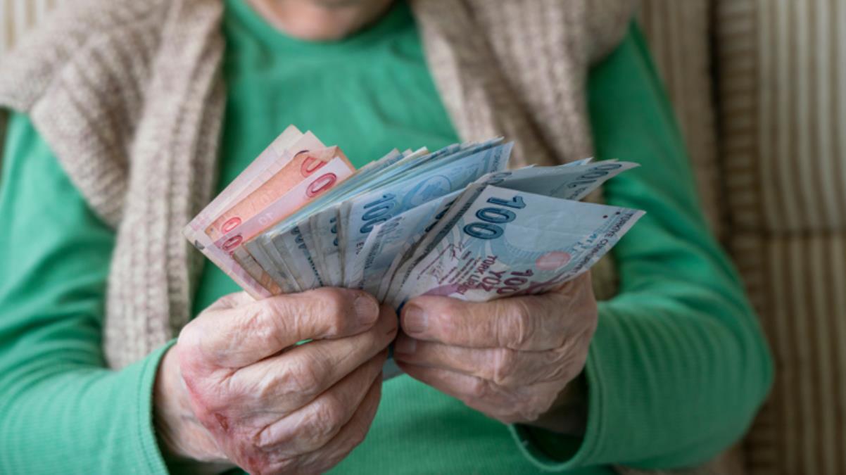 Yaşlı adamdan ayrı yaşadığı 50 yıllık eşine nafaka davası: Emekli aylığı var, keyifli bir yaşam sürüyor